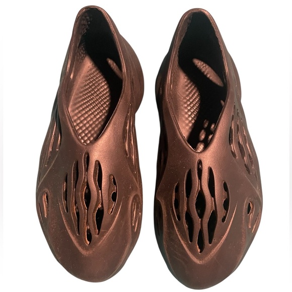 YZY YEEZY FOAM RUNNER - Picture 3 of 5